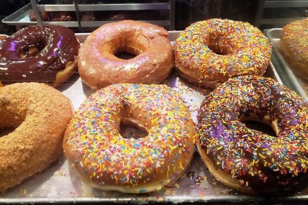 Bob’s Donut and Pastry Shop