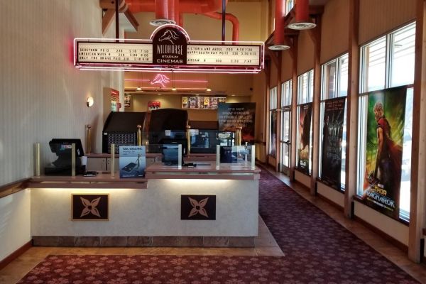 Metropolitan Wildhorse 6 Stadium Cinemas
